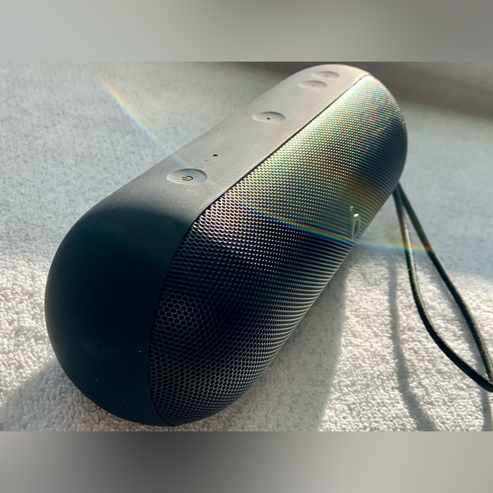 Beats by Dr. Dre Pill  
Portable Bluetooth Speaker~Matte Black *A3211 - Picture 11 of 13